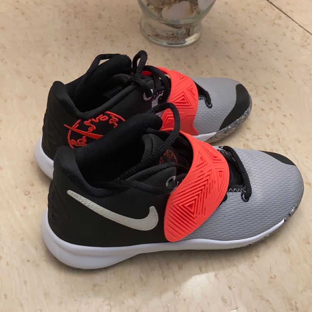 Like New-Nike Kyrie Sneakers-Size 1.5